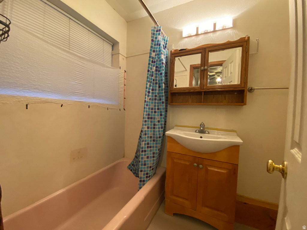 251 E 300 S Springville, UT 84663