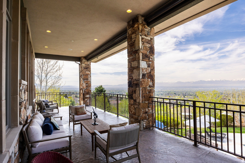 2076 S SCENIC CIR Salt Lake City, UT 84109