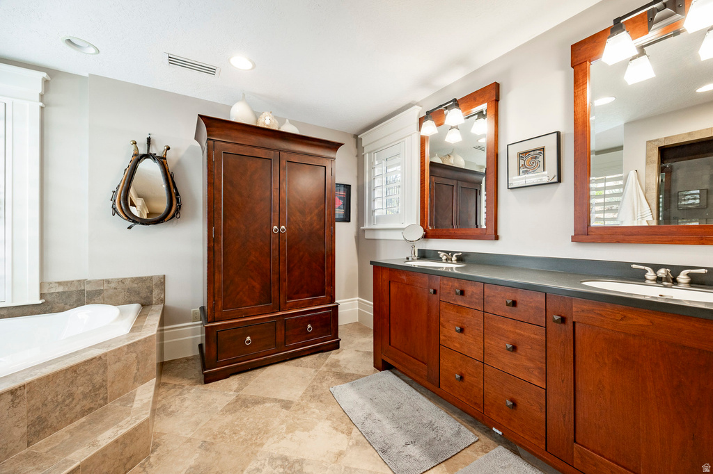 2076 S SCENIC CIR Salt Lake City, UT 84109