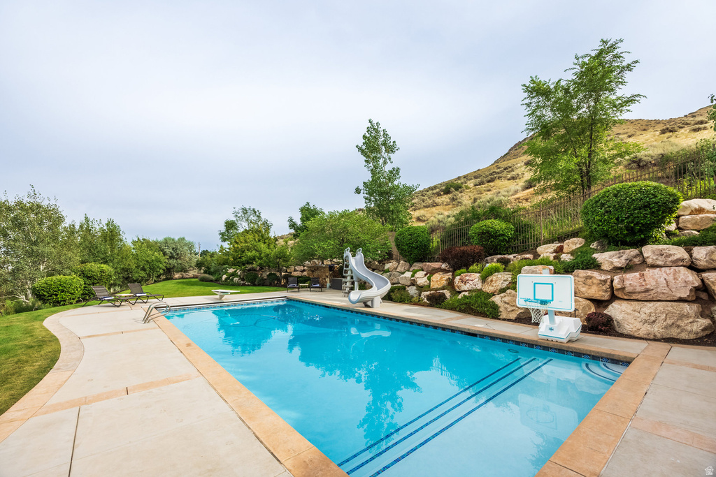 2076 S SCENIC CIR Salt Lake City, UT 84109