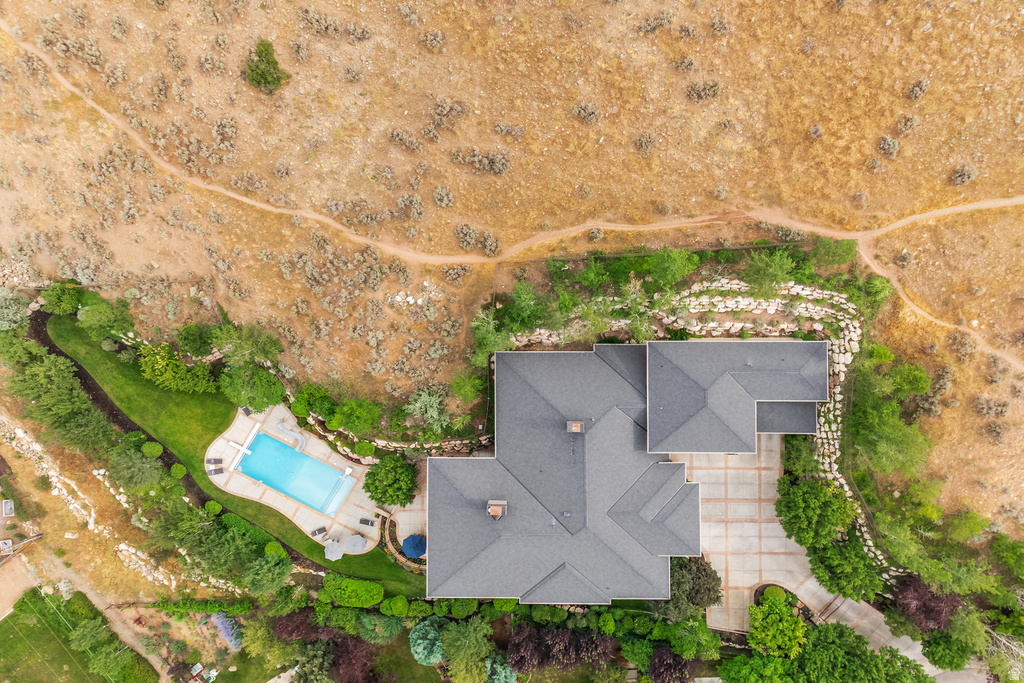 2076 S SCENIC CIR Salt Lake City, UT 84109