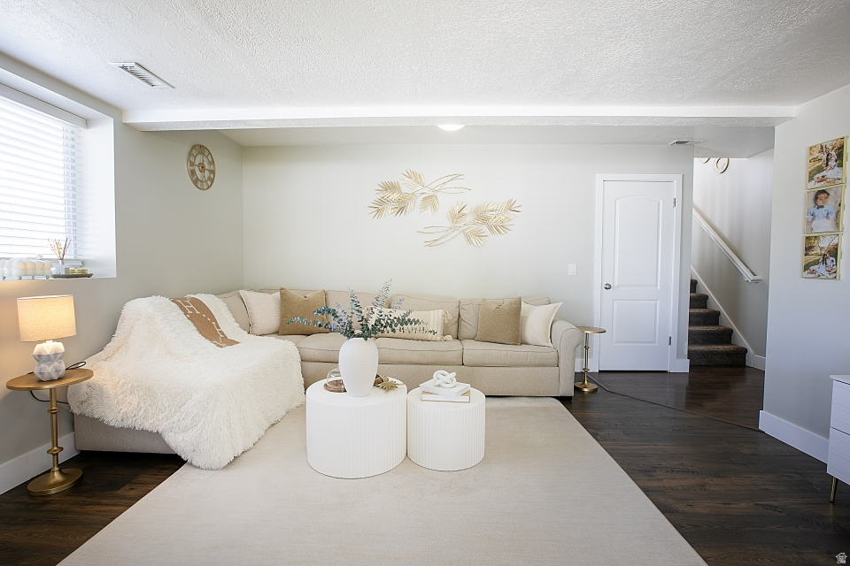 1528 S 1600 W Woods Cross, UT 84087