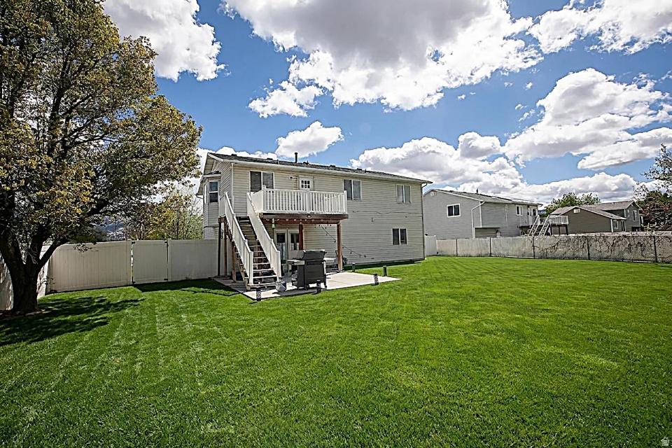 1528 S 1600 W Woods Cross, UT 84087