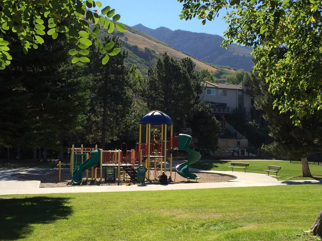 8234 S WASATCH GROVE LN Salt Lake City, UT 84121