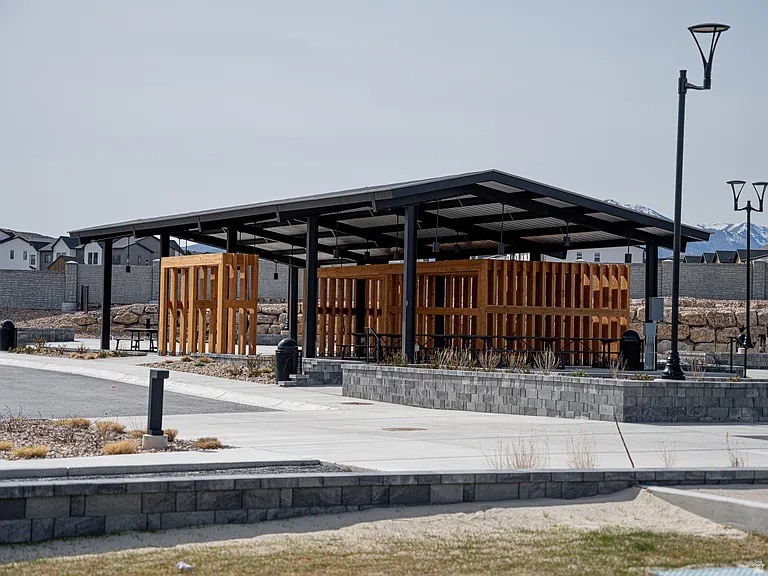 1838 W EAGLEWOOD DR #202 Saratoga Springs, UT 84045