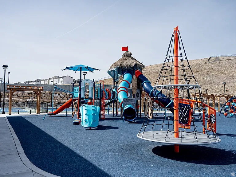 1838 W EAGLEWOOD DR #202 Saratoga Springs, UT 84045