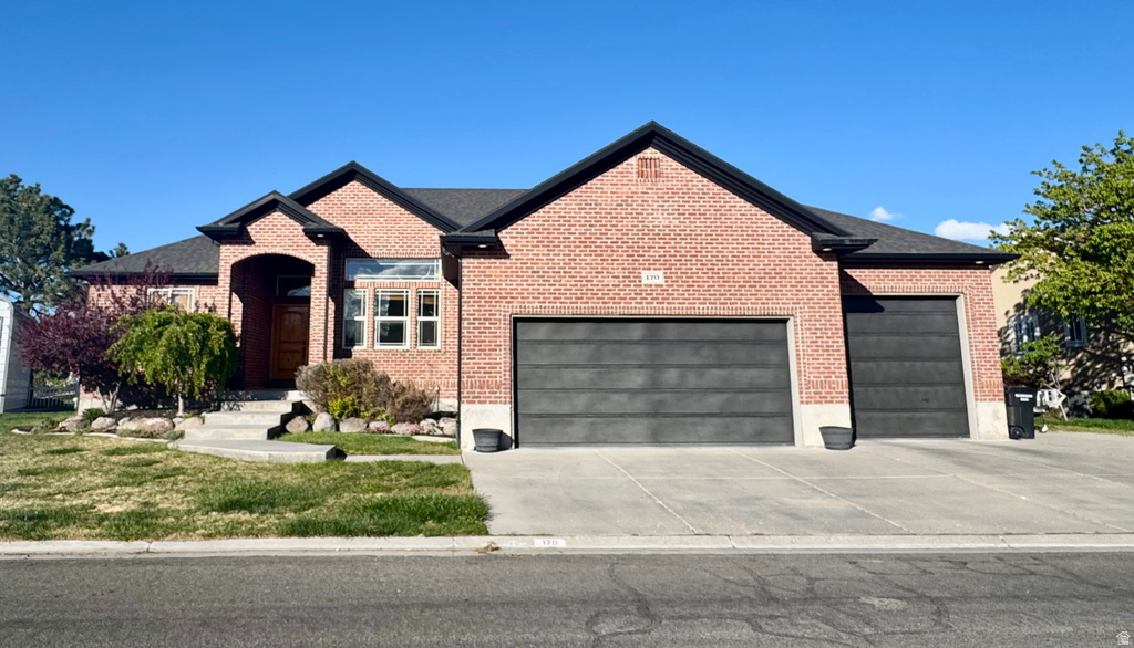 170 LAKEVIEW Stansbury Park, UT 84074
