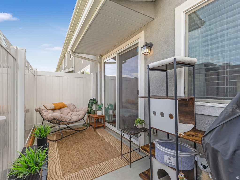 6534 S ASPEN LN South Weber, UT 84405