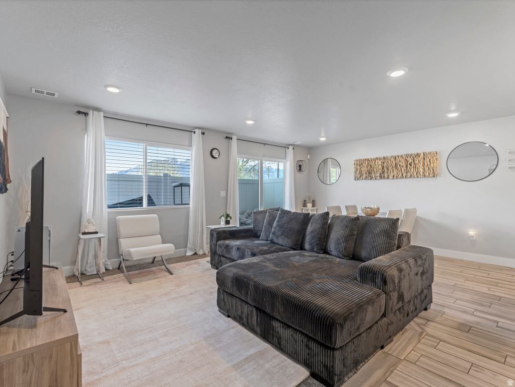 6534 S ASPEN LN South Weber, UT 84405