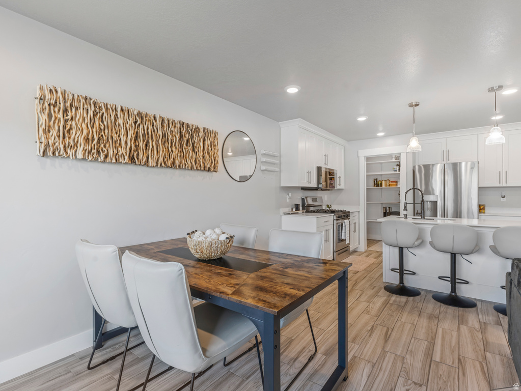 6534 S ASPEN LN South Weber, UT 84405