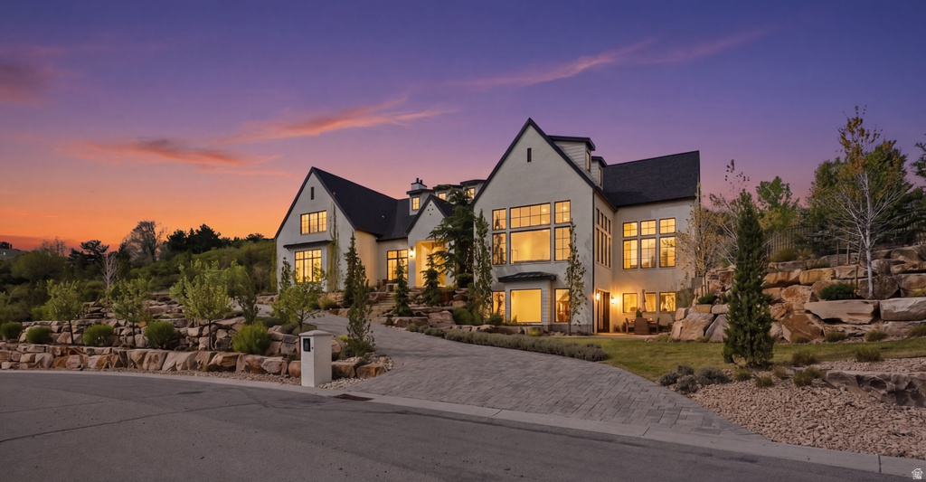 11 E CROSS HILL LN Sandy, UT 84092