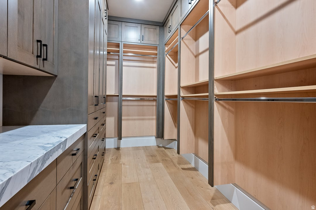 11 E CROSS HILL LN Sandy, UT 84092