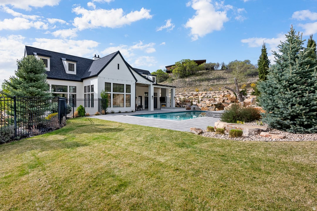 11 E CROSS HILL LN Sandy, UT 84092