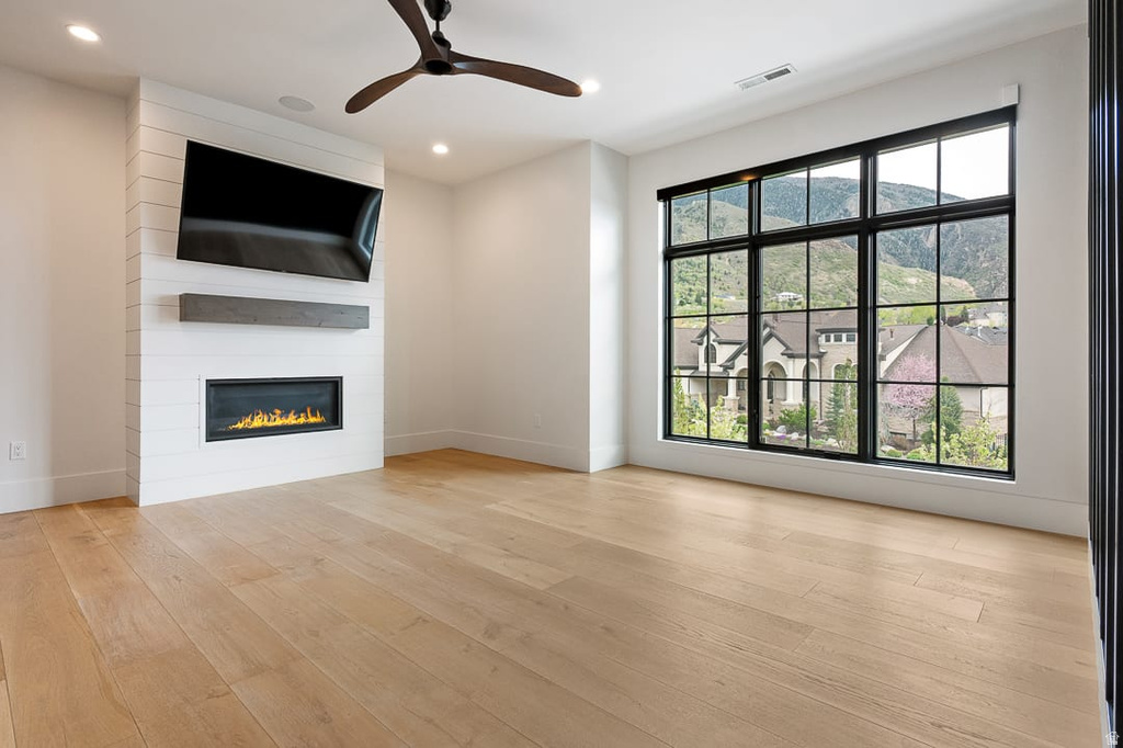 11 E CROSS HILL LN Sandy, UT 84092