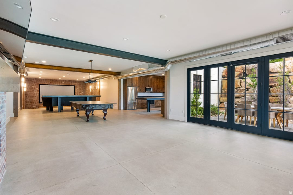 11 E CROSS HILL LN Sandy, UT 84092