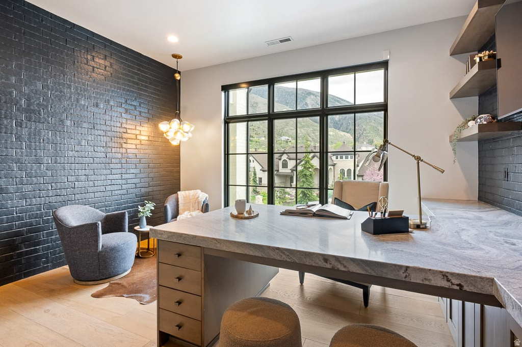 11 E CROSS HILL LN Sandy, UT 84092