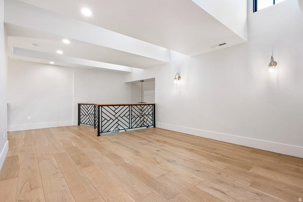 11 E CROSS HILL LN Sandy, UT 84092