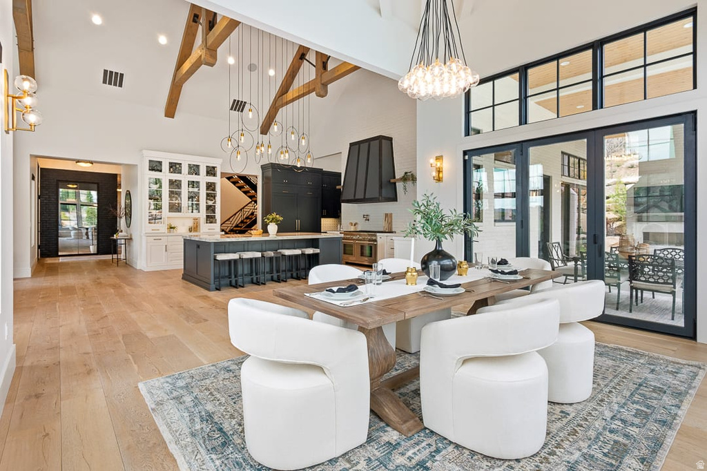 11 E CROSS HILL LN Sandy, UT 84092