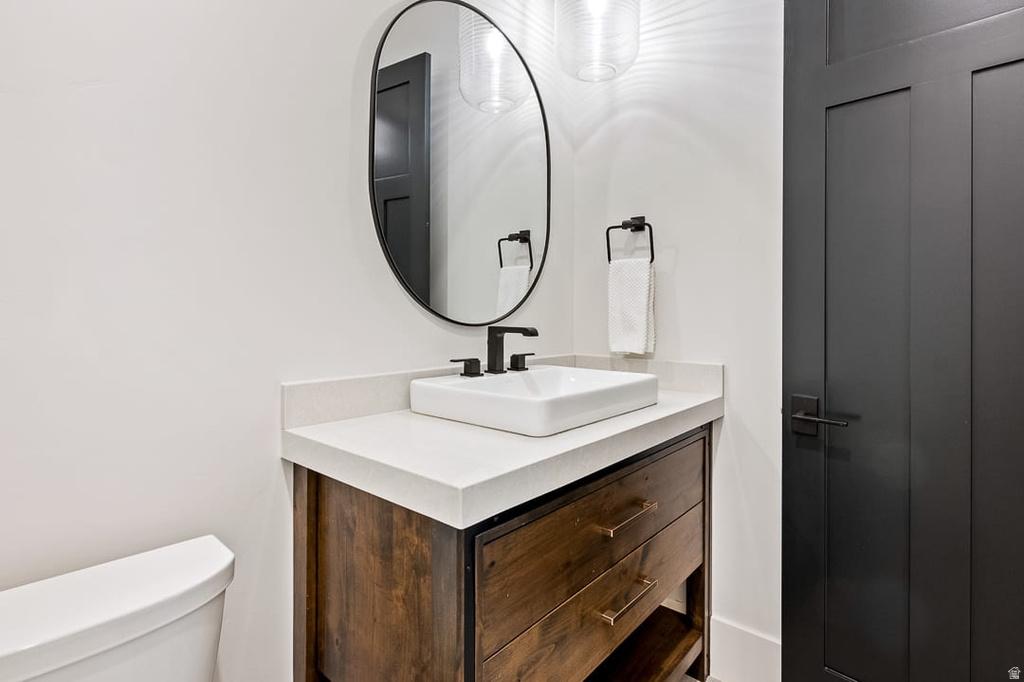 11 E CROSS HILL LN Sandy, UT 84092