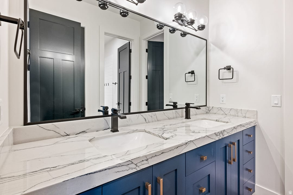 11 E CROSS HILL LN Sandy, UT 84092