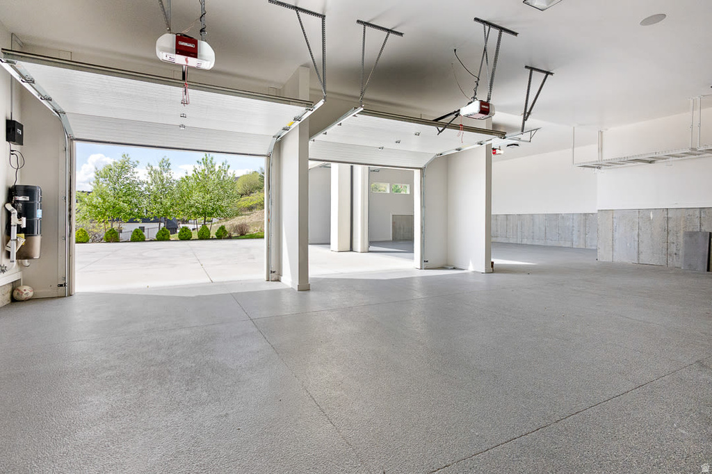 11 E CROSS HILL LN Sandy, UT 84092