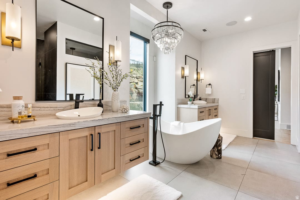 11 E CROSS HILL LN Sandy, UT 84092