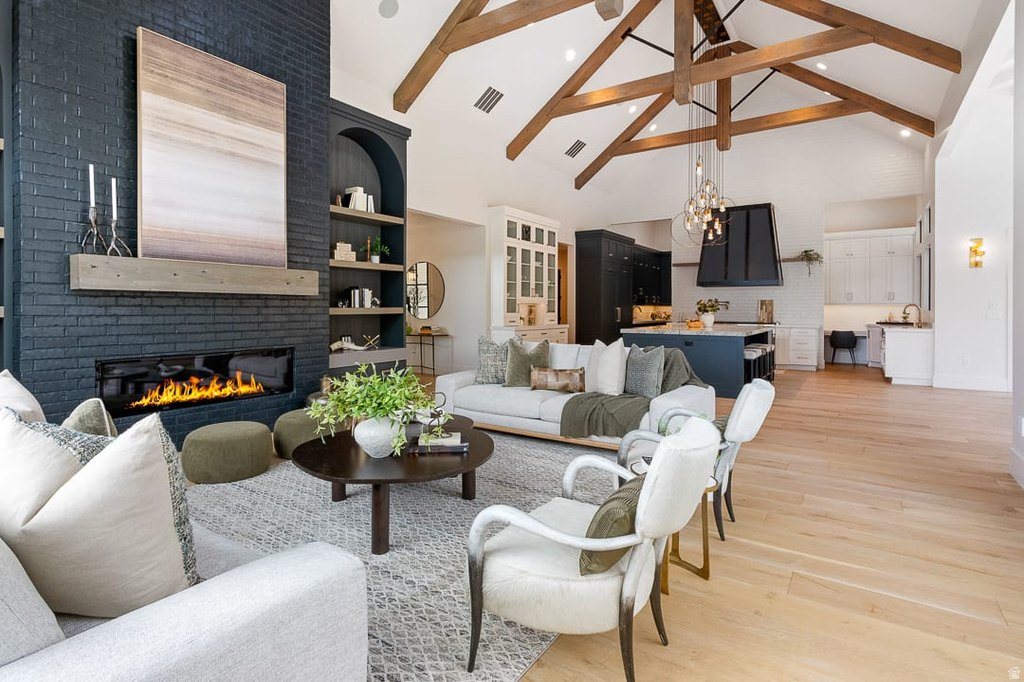 11 E CROSS HILL LN Sandy, UT 84092