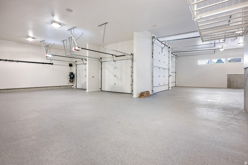 11 E CROSS HILL LN Sandy, UT 84092