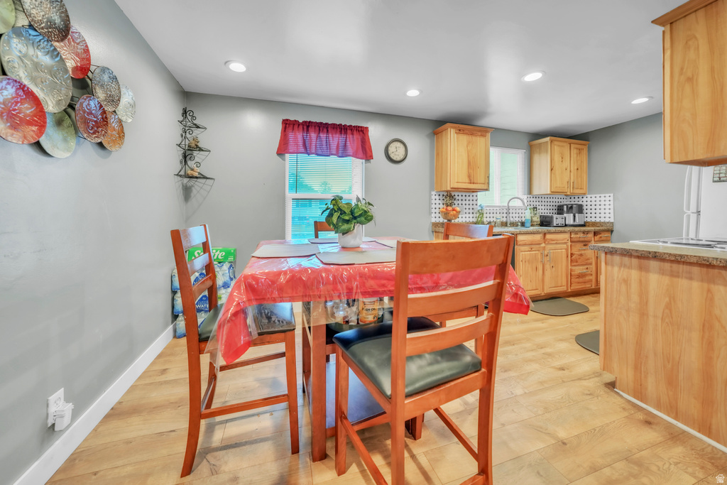 6828 W COPPERHILL DR West Valley City, UT 84128