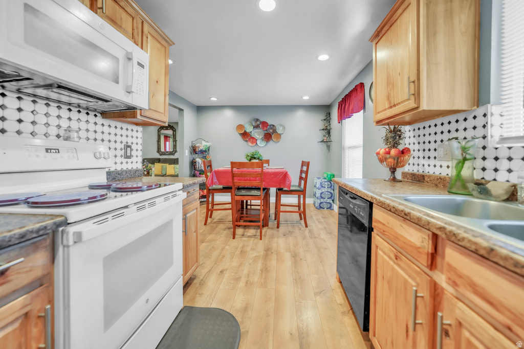 6828 W COPPERHILL DR West Valley City, UT 84128