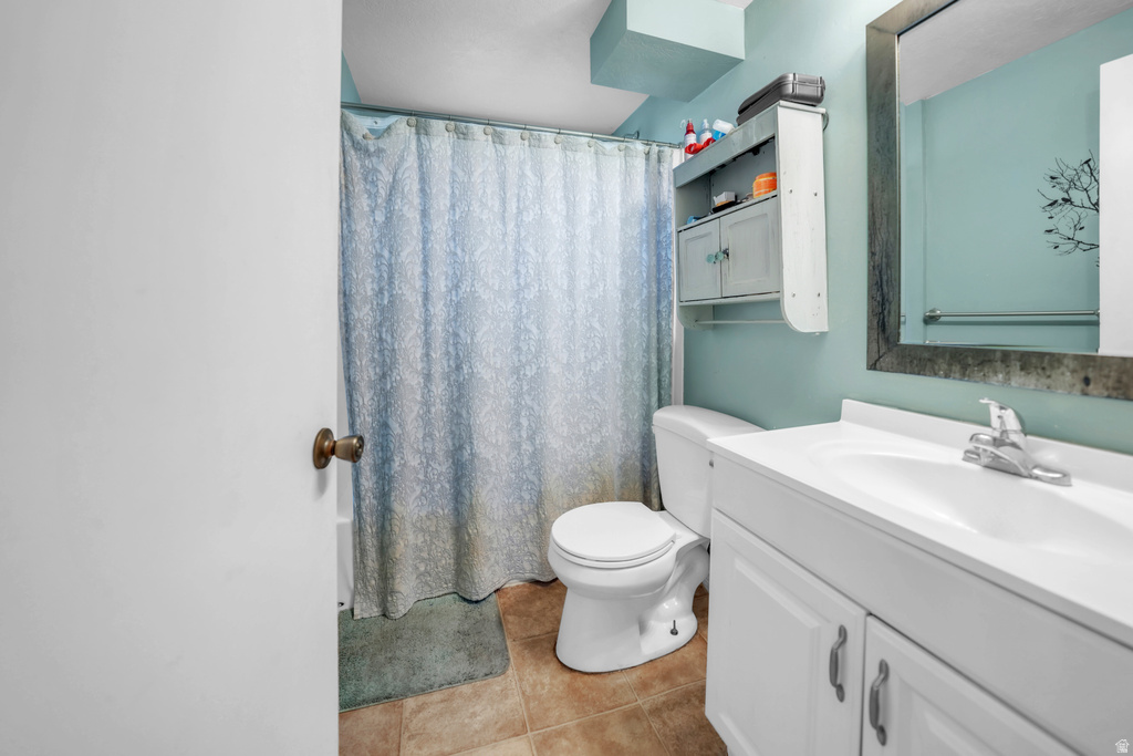 6828 W COPPERHILL DR West Valley City, UT 84128