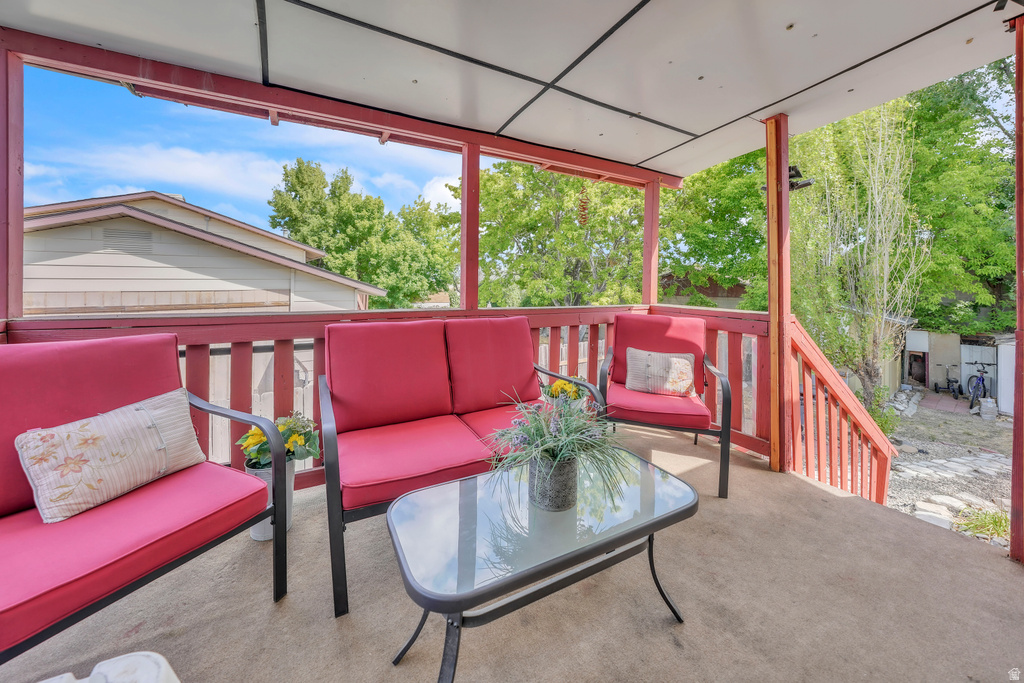 6828 W COPPERHILL DR West Valley City, UT 84128