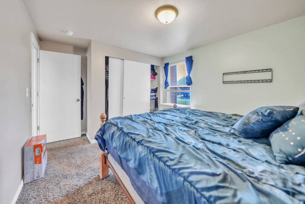 6828 W COPPERHILL DR West Valley City, UT 84128