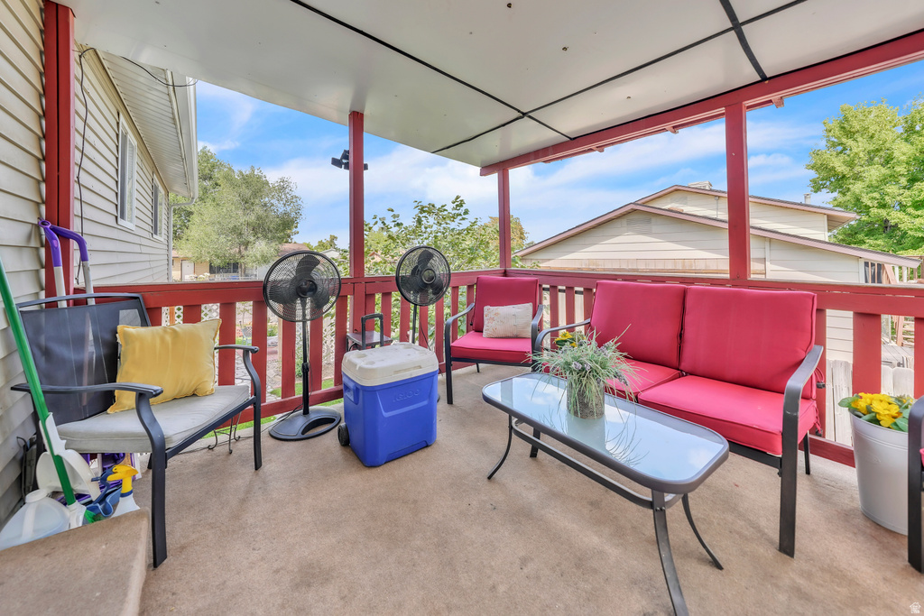 6828 W COPPERHILL DR West Valley City, UT 84128