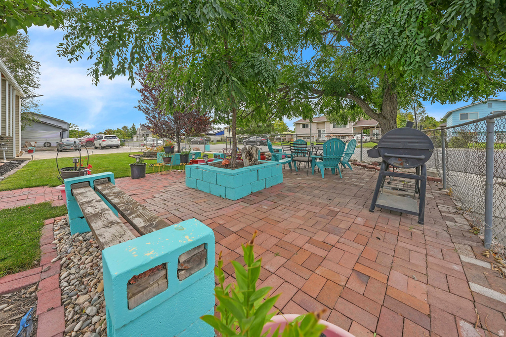 6828 W COPPERHILL DR West Valley City, UT 84128