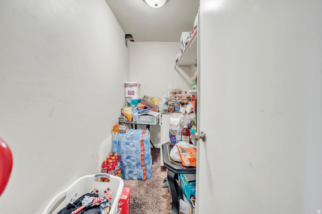 6828 W COPPERHILL DR West Valley City, UT 84128