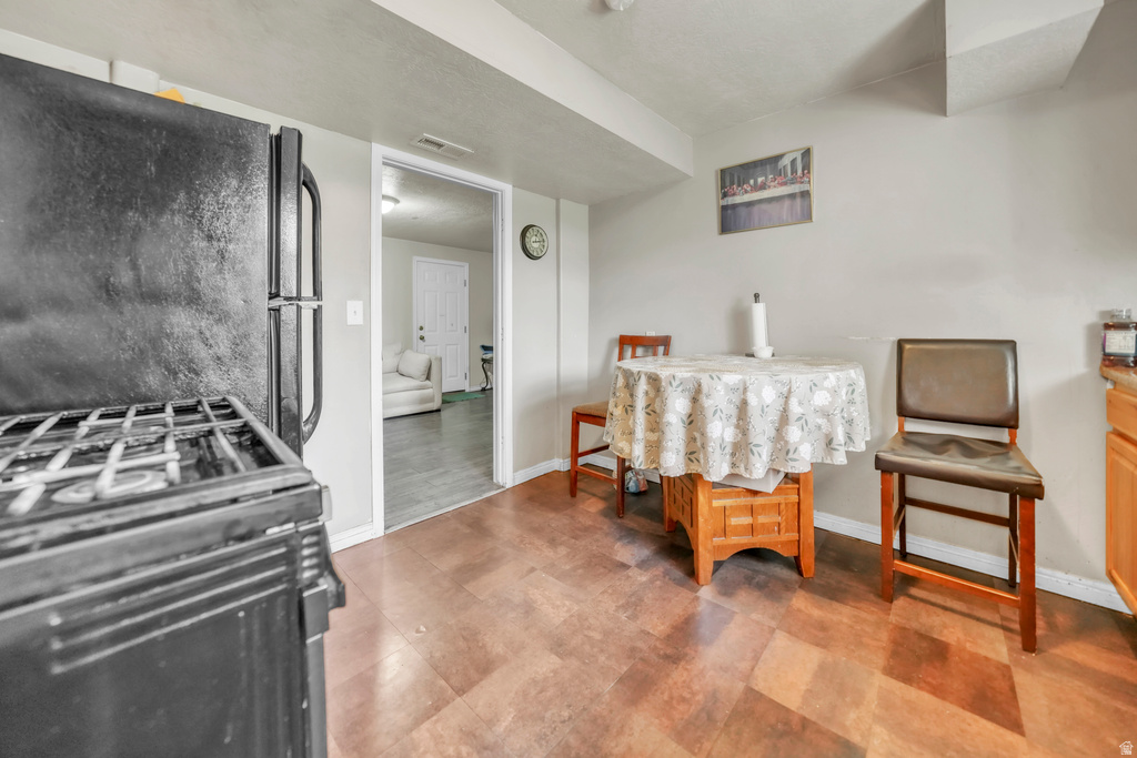 6828 W COPPERHILL DR West Valley City, UT 84128