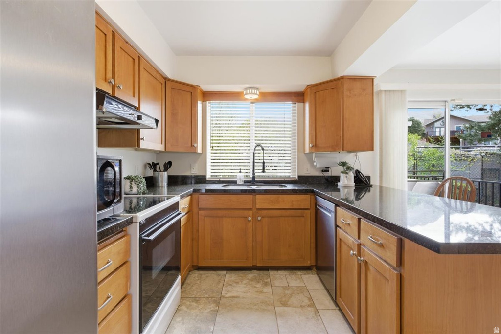 2677 E GRANDVIEW DR Sandy, UT 84092