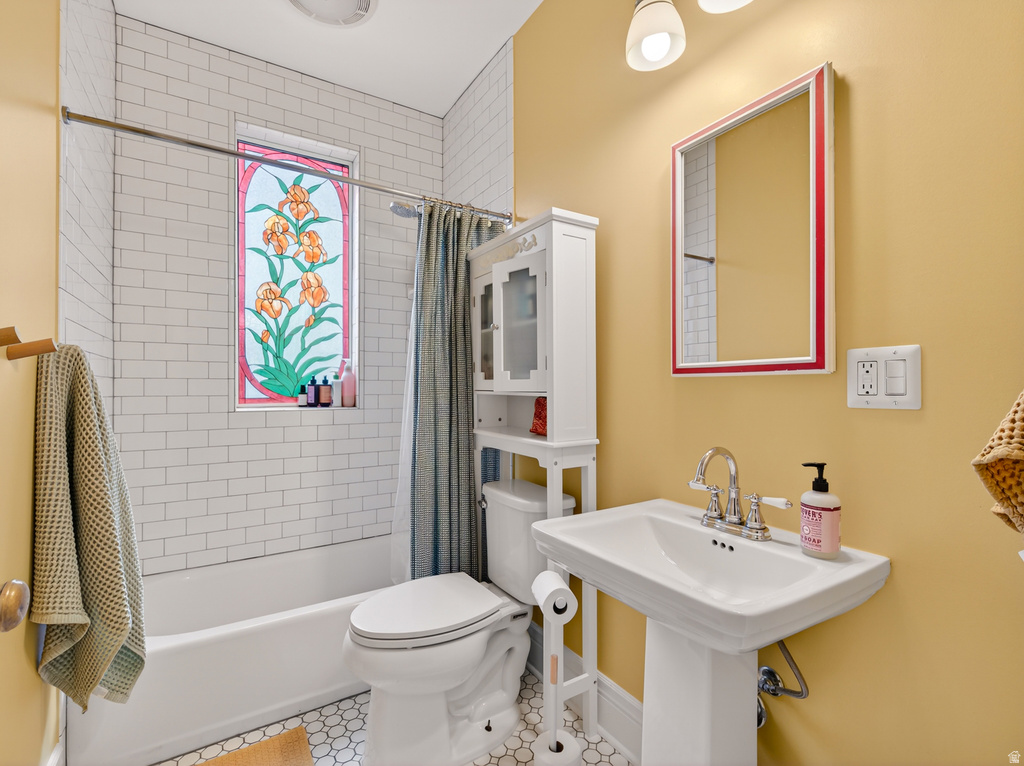 767 S ROBERTA ST Salt Lake City, UT 84111