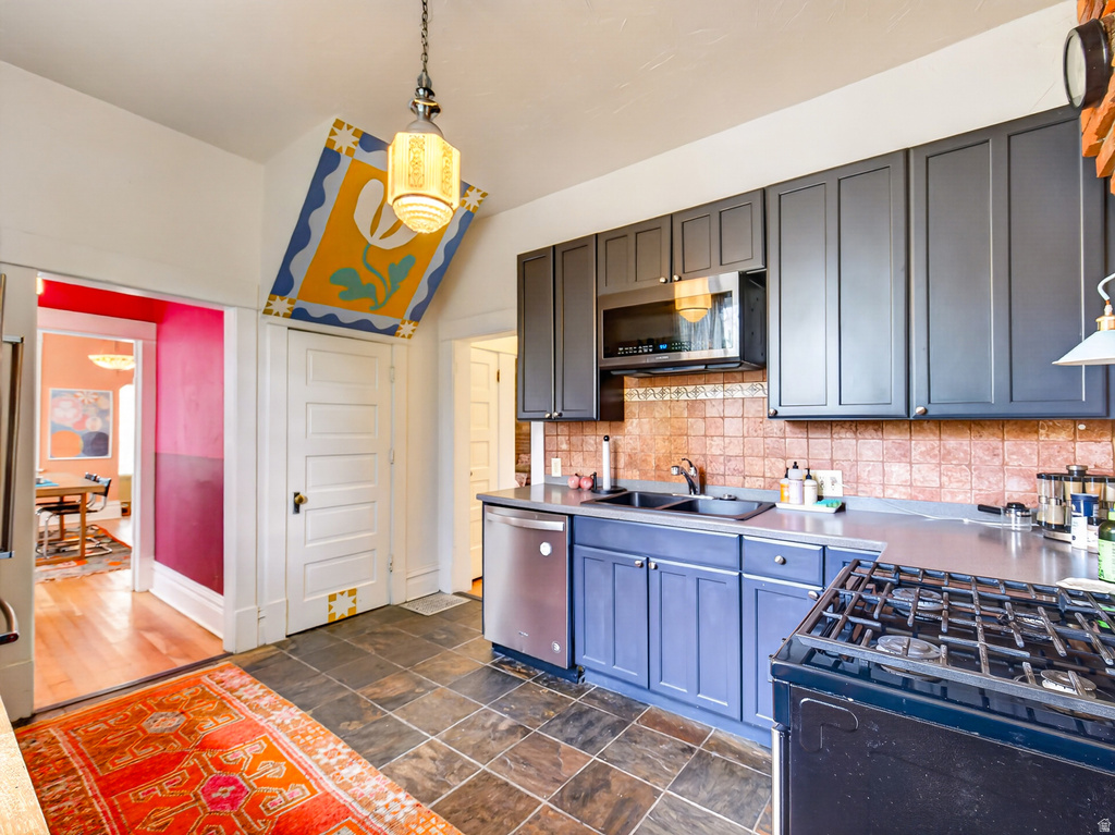 767 S ROBERTA ST Salt Lake City, UT 84111