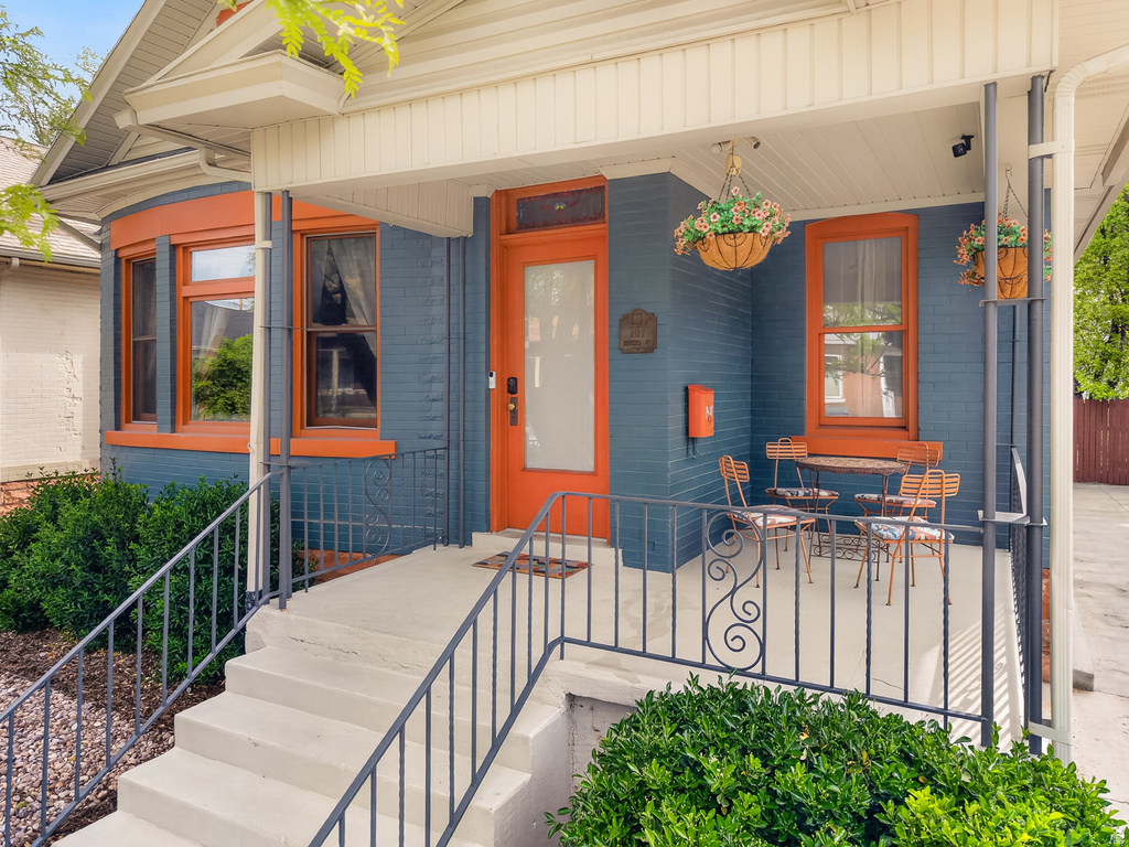 767 S ROBERTA ST Salt Lake City, UT 84111