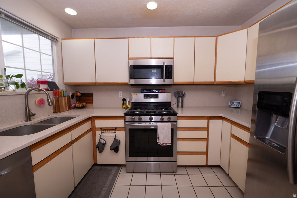 83 W 200 N Centerville, UT 84014