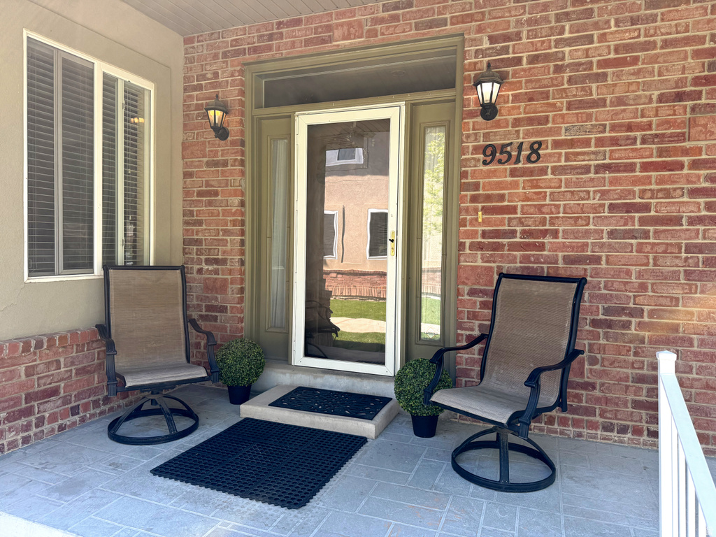 9518 N 4500 W Cedar Hills, UT 84062