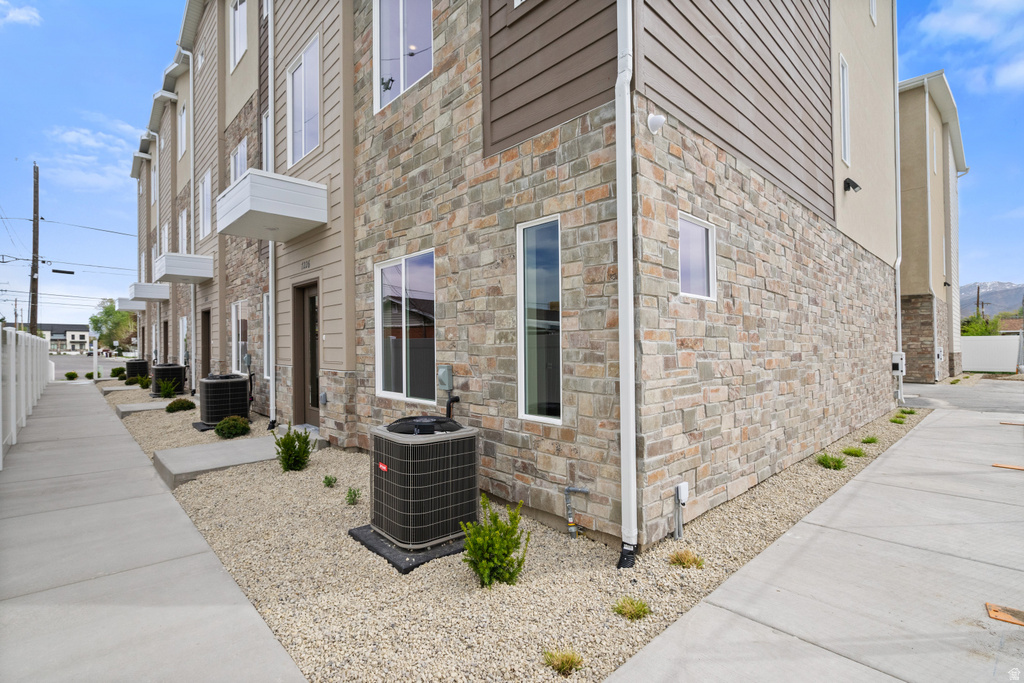 7218 S RAMANEE DR Midvale, UT 84047