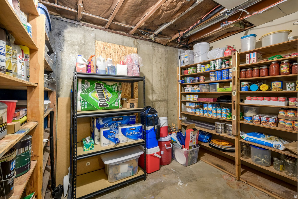 570 S 200 W Mona, UT 84645