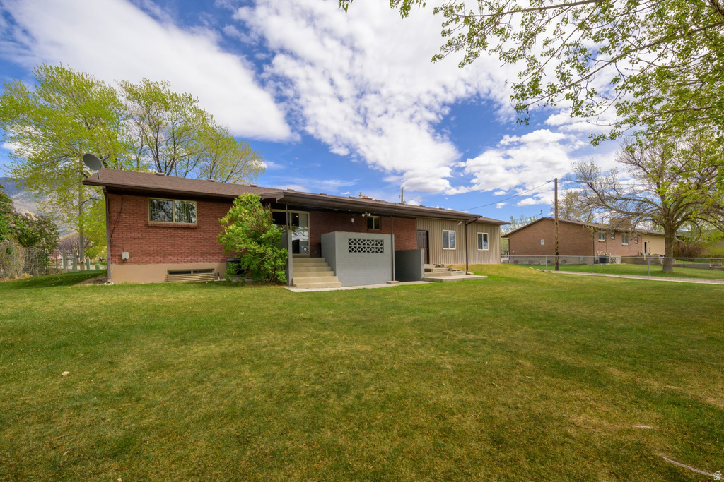 570 S 200 W Mona, UT 84645