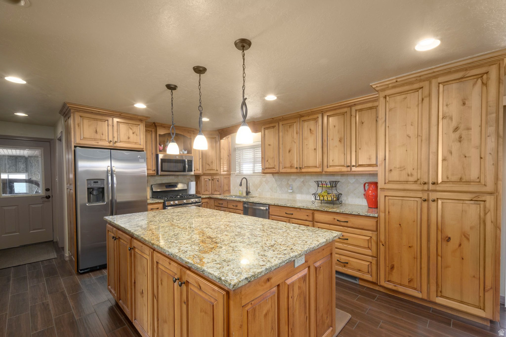 570 S 200 W Mona, UT 84645