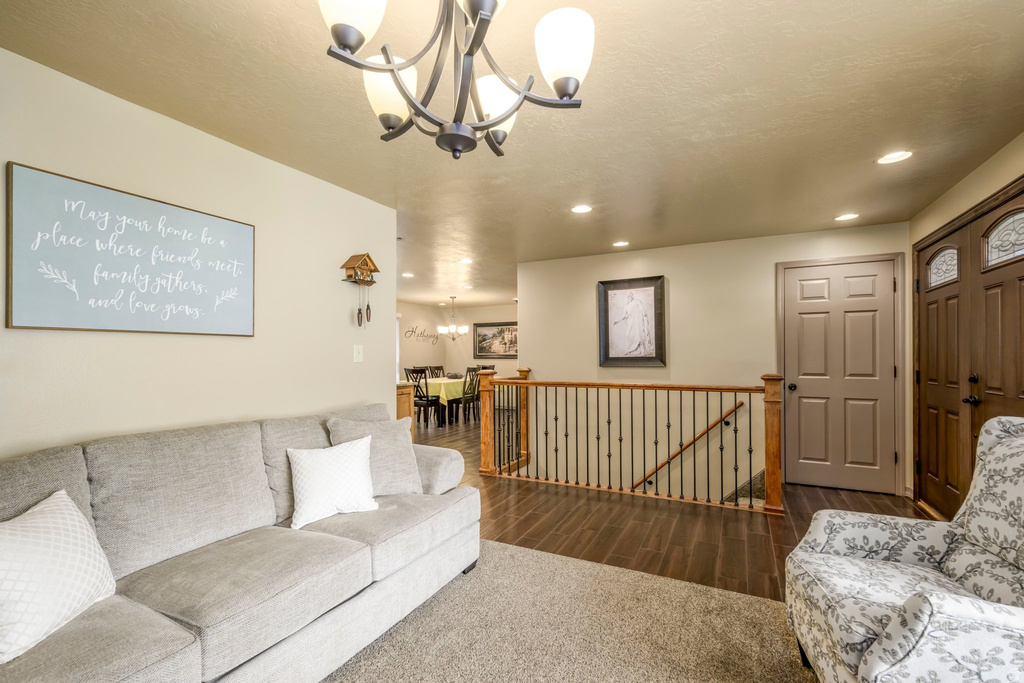 570 S 200 W Mona, UT 84645