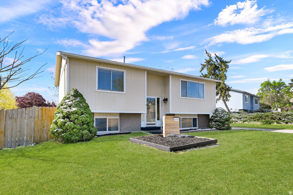 4239 W SUN DR Kearns, UT 84118