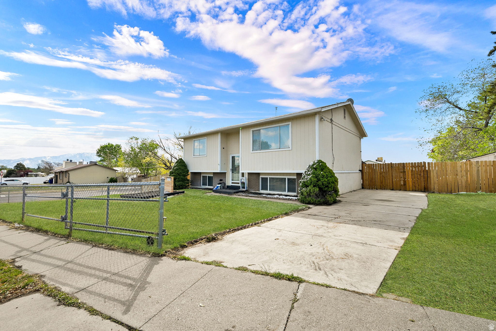 4239 W SUN DR Kearns, UT 84118